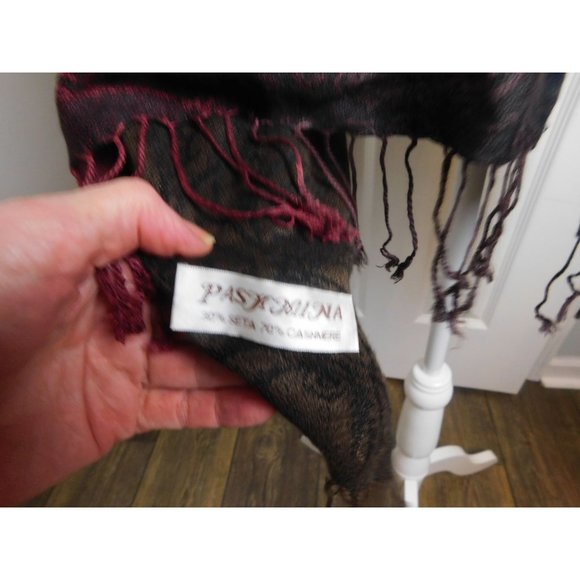 Pashmina Dark Purple Burgundy Black Cashmere Scarf Wrap with Fringe Vintage - Picture 3 of 4